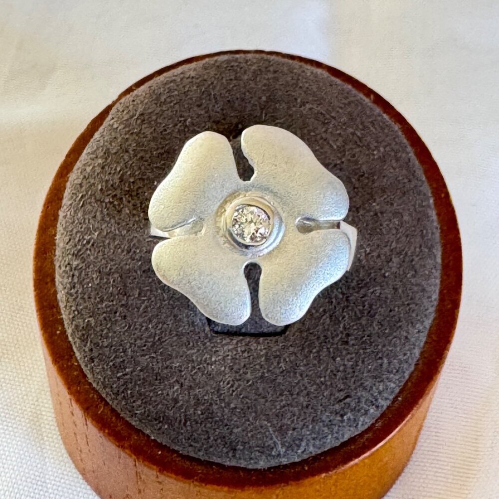 Cubic Zirconia Flower Design Band Ring VTG Solid Sterling Silver 925 Size 6.5